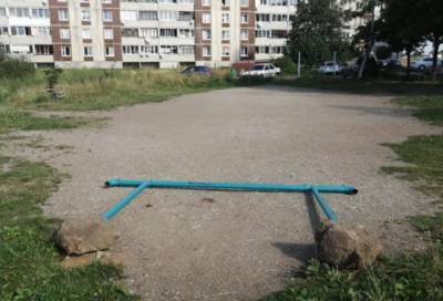 Падение металлической конструкции в Ивангороде на девочку стало уголовным делом