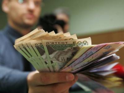 Менее 7% украинцев получают зарплату выше 25000 гривен – Госстат