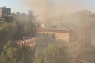 Трое человек пострадали при пожаре в общежитии университета в Москве