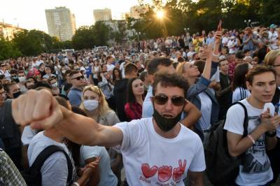 «Нас никто не кукловодит, у нас народный протест»: в Минске начался новый митинг