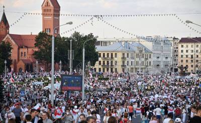Британцы о протестах в Белоруссии: жду не дождусь, когда Белоруссия вольется в состав ЕС и будет принимать тысячи беженцев, как Литва и прочие…