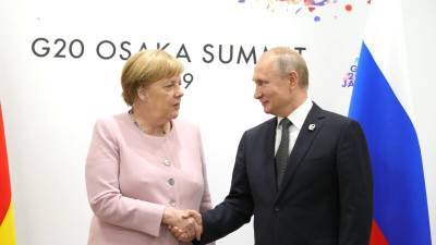 Меркель заявила главе Литвы, что обсудит с Путиным ситуацию в Белоруссии