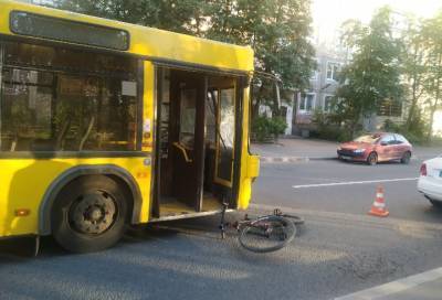 В Приморском районе Петербурга автобус сбил велосипедиста
