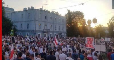 В Минске демонстранты собрались у следственного изолятора
