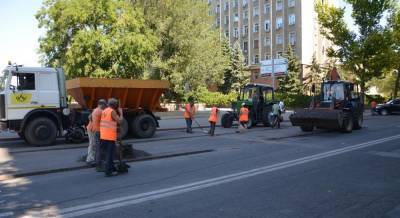 В центре Николаева из-за визита Зеленского второй раз за лето ремонтируют дорогу - СМИ (фото)