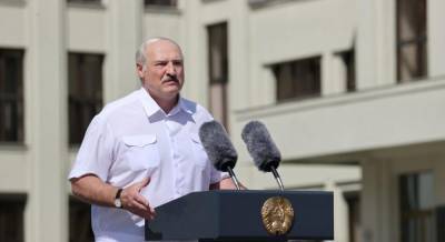 Лукашенко припугнул протестующих "реакцией России"