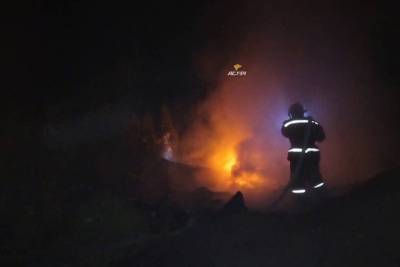 Взрывоопасный мусор: очередная свалка загорелась в Новосибирске