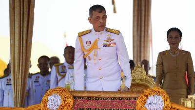 Протестующие в Таиланде больше не верят в божественность монархии