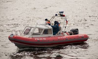 В Карелии спасатели весь день искали двух рыбаков