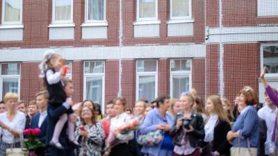Линейки 1 сентября в школах Петербурга проведут для 1 и 11 классов
