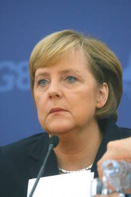 Германия опровергла информацию о звонке Меркель Лукашенко
