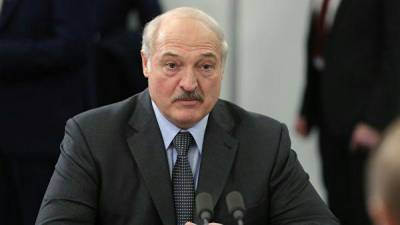 Лукашенко наградил большую группу силовиков медалями
