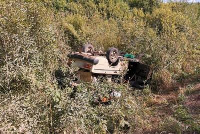 В Тверской области опрокинулся ВАЗ – погиб водитель без прав и пострадали пассажиры