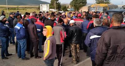 Протест против эксплуатации Сотка: граждане перекрыли трассу Варденис-Карвачар