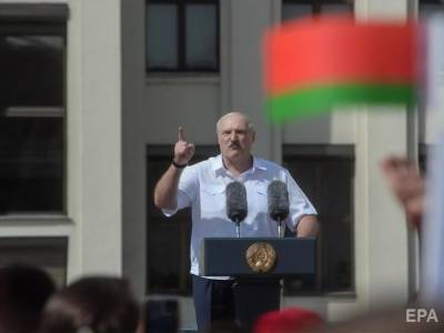 Лукашенко наградил около 300 силовиков "за безупречную службу"