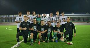 Возвращенных из Москвы уроженцев Чечни привлекли к участию в футбольном матче