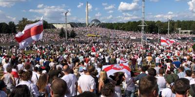 Акции в поддержку протестующих в Беларуси прошли в Чехии, Польше и России
