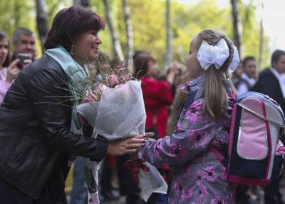 Госдума выступила против запрета дарить живые цветы учителям 1 Сентября