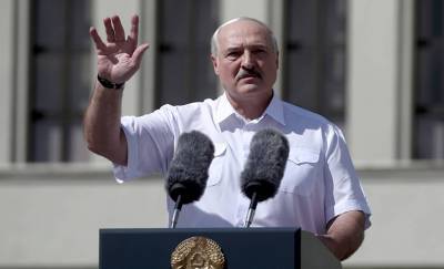 Фокус Лукашенко. Зачем обещать выборы после принятия новой Конституции