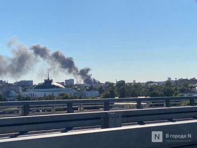 Появились видеозаписи с горящего склада с краской в Нижнем Новгороде