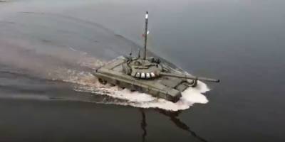 Российские Т-72Б3 в ходе учений нырнули на пять метров
