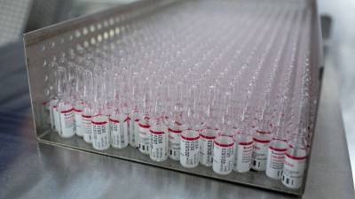 Вирусолог назвал отличие китайской вакцины против COVID от российской