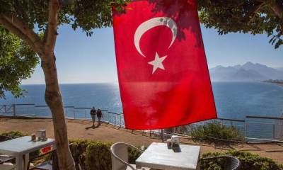 «Все скрывают, чтобы не отпугивать туристов»: россияне рассказали о росте числа заболевших коронавирусом в Турции