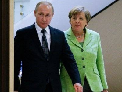 Путин в беседе с Меркель акцентировал неприемлемость попыток вмешательства извне в дела Беларуси