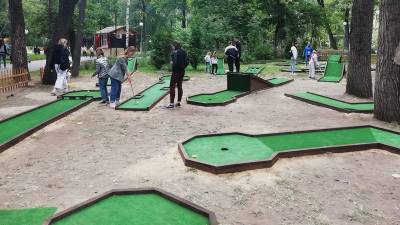 В Центральном парке Воронежа появилось поле для мини-гольфа
