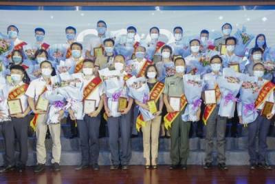 Поднебесная чествует врачей: День китайского медика начали отмечать заблаговременно