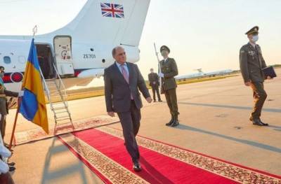В Киев с визитом прибыл британский военный министр
