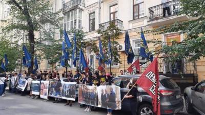 Под Минюстом протестуют против роспуска общественного совета министерства, который инициировал запрет ОПЗЖ и партии Шария