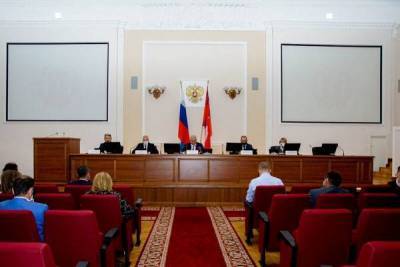 Волгоградские депутаты распределили бюджет на 2.5 года вперед