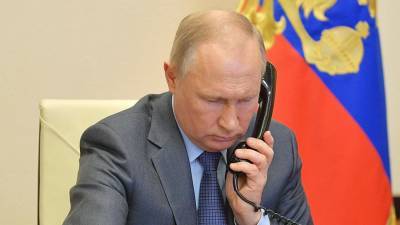 Путин и Макрон обсудили ситуацию в Белоруссии