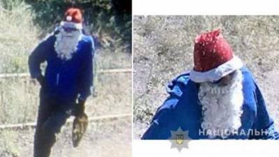 В Мариуполе неизвестный в шапке и бороде Деда Мороза устроил стрельбу, есть пострадавший