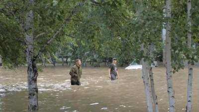 В Благовещенске ввели режим ЧС после проливного дождя — видео из затопленного города