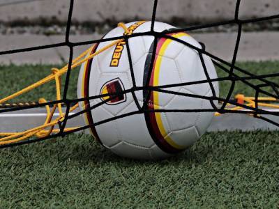 В Германии сыграли "голый матч" в знак протеста против коммерциализации футбола