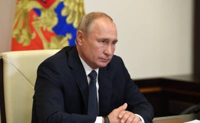 Путин заявил Макрону о недопустимости вмешательства во внутренние дела Белоруссии
