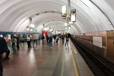 Пассажир упал с платформы на станции метро «Проспект Большевиков»