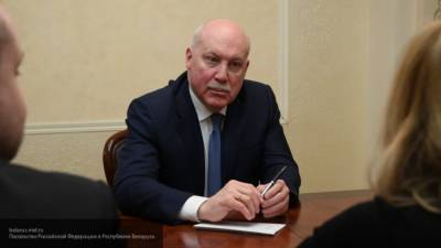Российский посол Мезенцев прибыл в белорусский МИД