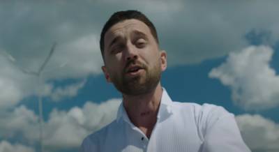 Украинский певец чуть не погиб на съемках клипа (видео)