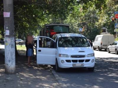 В Николаеве столкнулись маршрутка и микроавтобус