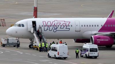 Лоукостер Wizz Air передумал открывать рейсы из Петербурга в Европу