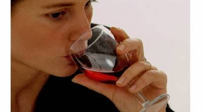 5 главных мифов о красном вине, в которые нам нравится верить
