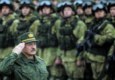 Лукашенко привел в боевую готовность войска на западе Белоруссии