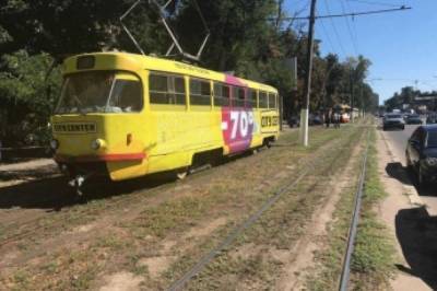 В Одессе трамвай протаранил два авто: есть пострадавшие