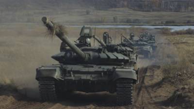 Российские танки Т-72 прошли по дну реки Томь, опубликовано видео