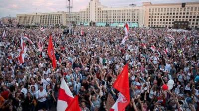 "Уходи!": В центре Минска 10 тыс. белорусов провели митинг