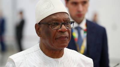 Задержанный мятежниками президента Мали объявил об отставке