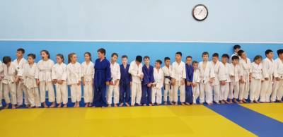 Сахалинская школа самбо и дзюдо объявила набор детей